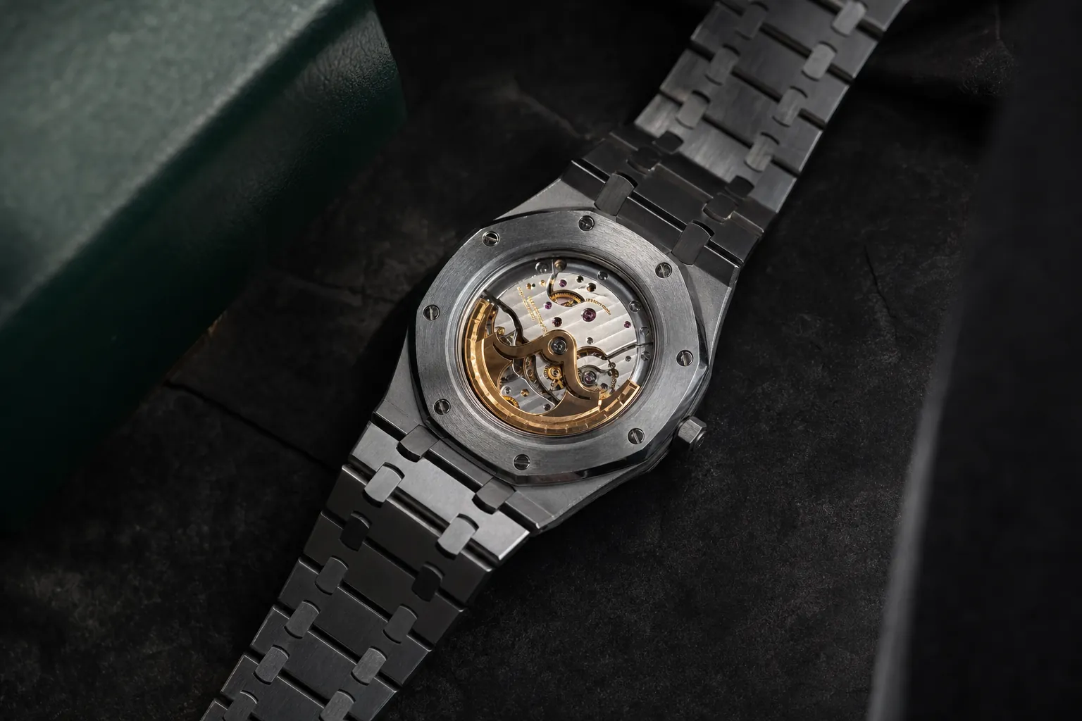 Close-up of Audemars Piguet Caliber 2121 movement from a Royal Oak 15202ST, showing 21K gold rotor.