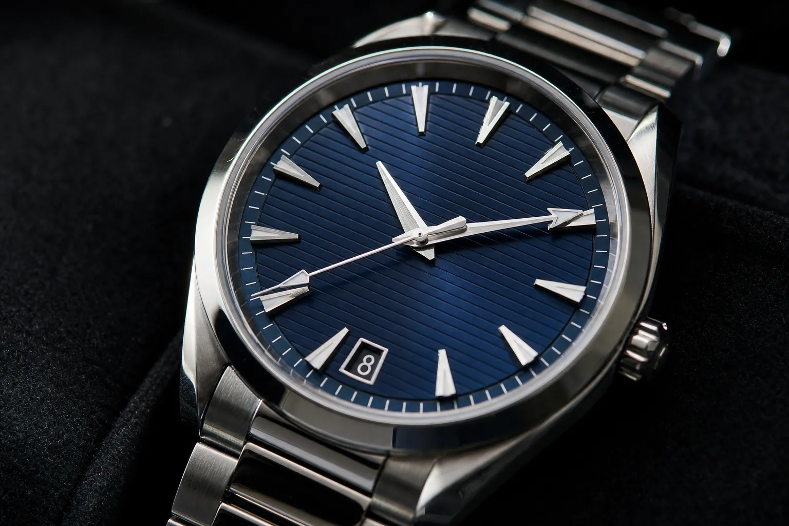 Omega Seamaster Aqua Terra 41mm blue dial steel bracelet luxury watch for everyday wear