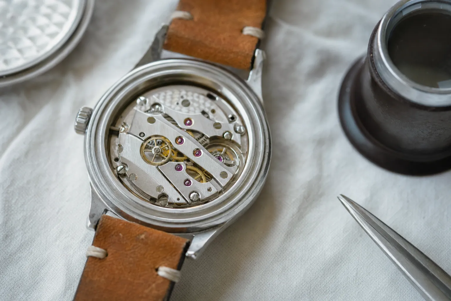 UV Light & Microscopic Analysis: Hidden Watch Authentication Clues