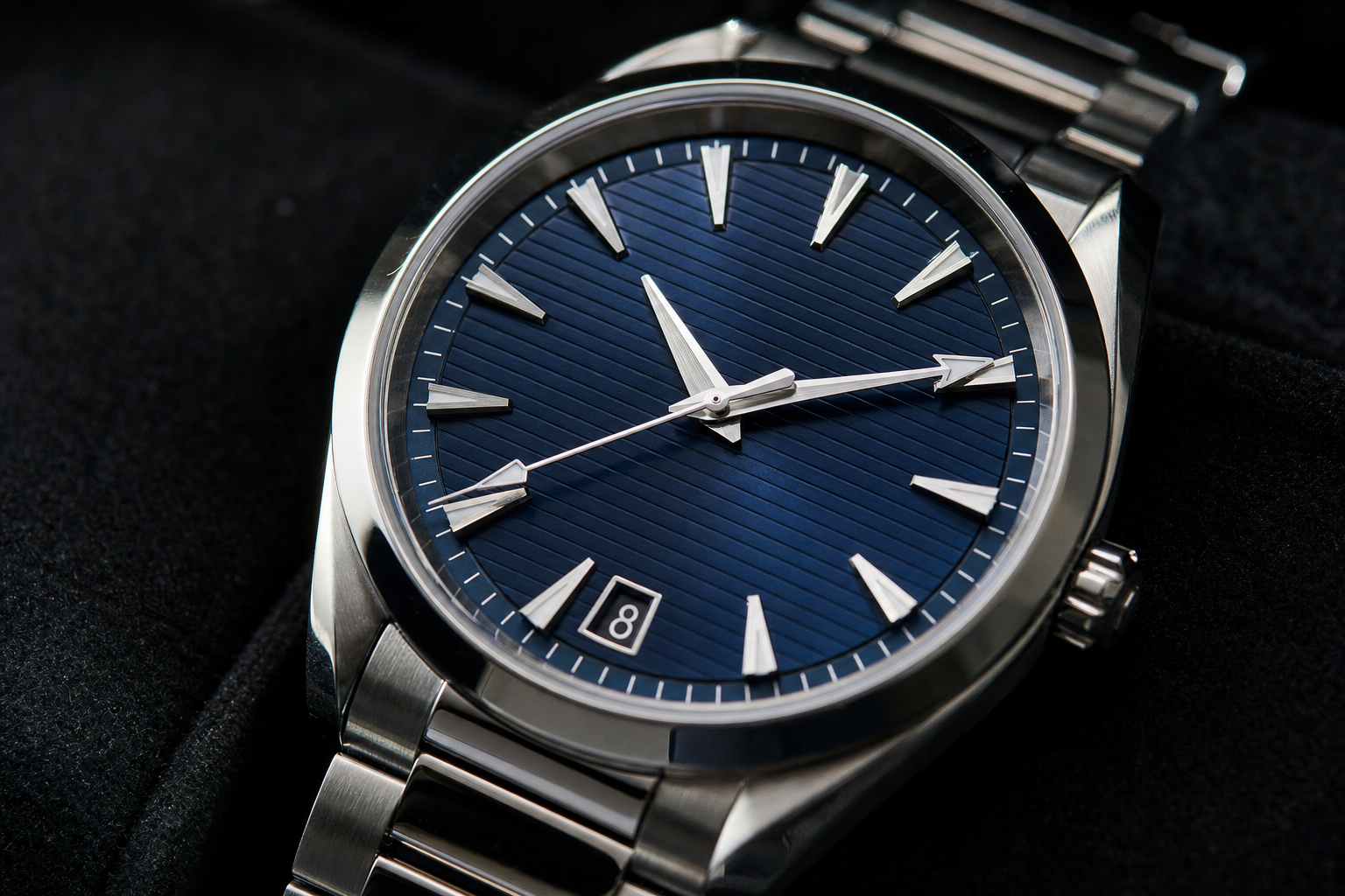 Omega Seamaster Aqua Terra 41mm blue dial steel bracelet luxury watch for everyday wear