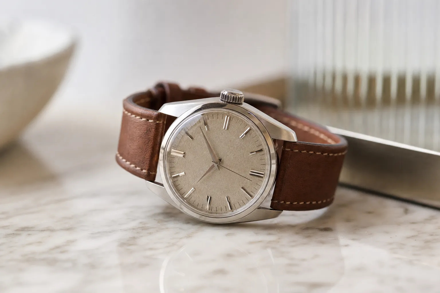 Omega Speedmaster Reduced vs. Professional: Detailed Comparison